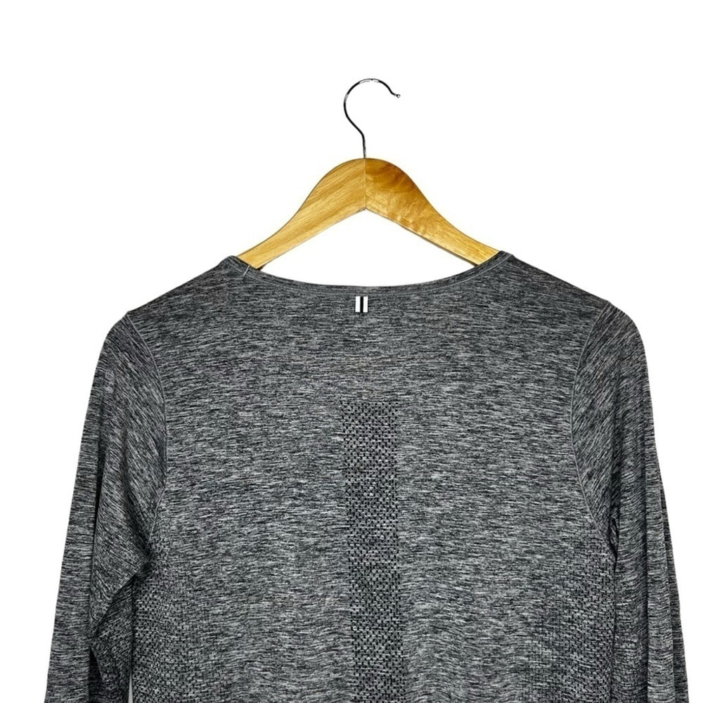 NIKE Women’s Gray DRI-FIT Knit Mesh Running Long Sleeve Active Top Size Medium - Picture 12 of 14